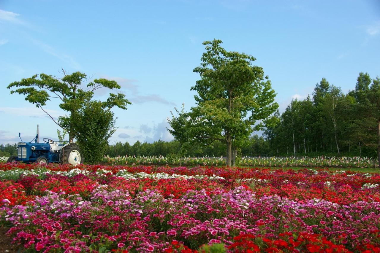 Hotel Naturwald Furano Bagian luar foto